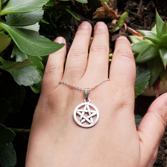New Silver Pentagram Necklace - Picture 8 of 14